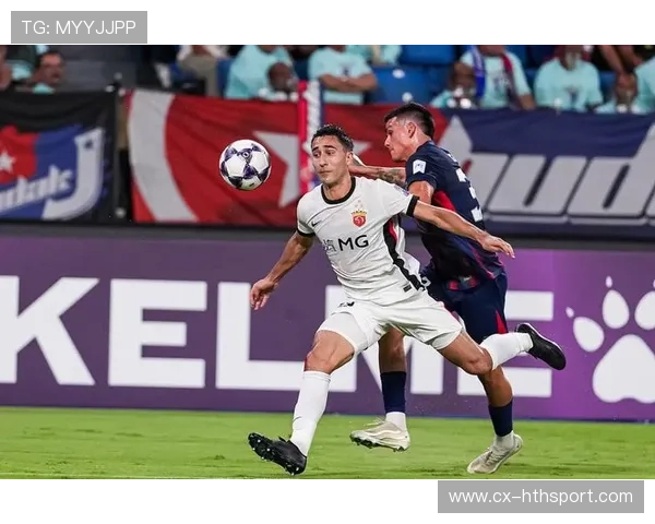 成都蓉城后场出球更稳，亚历斯祖长传精准找边线