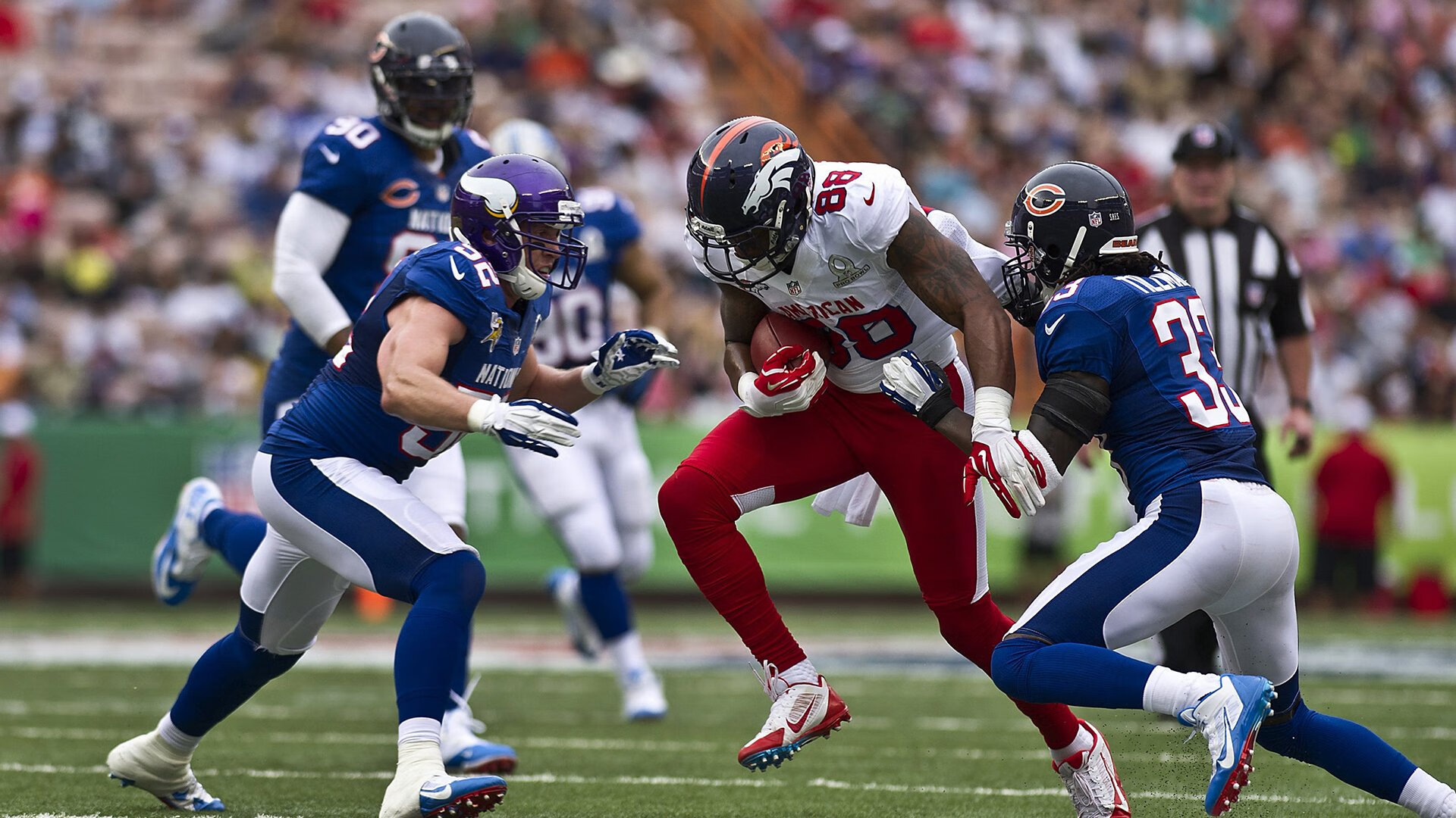 “可调高度篮球架”社区球场升级 低年级学生首次轻松扣篮