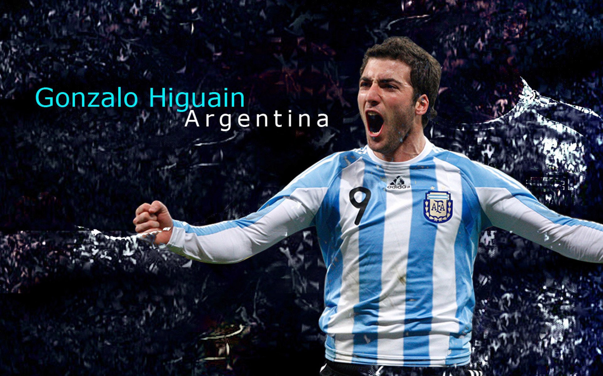 水池高台跳气垫赛 空中花式动作与落水姿态同样评分